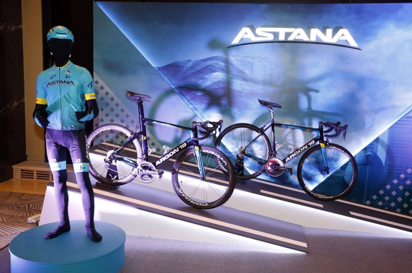 Equipement : Astana dévoile son maillot pour la saison 2018