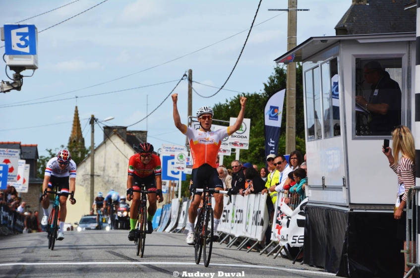 Kreiz Breizh Elites (2.2) - 1ère étape - Victoire de Damien Touze (complet)