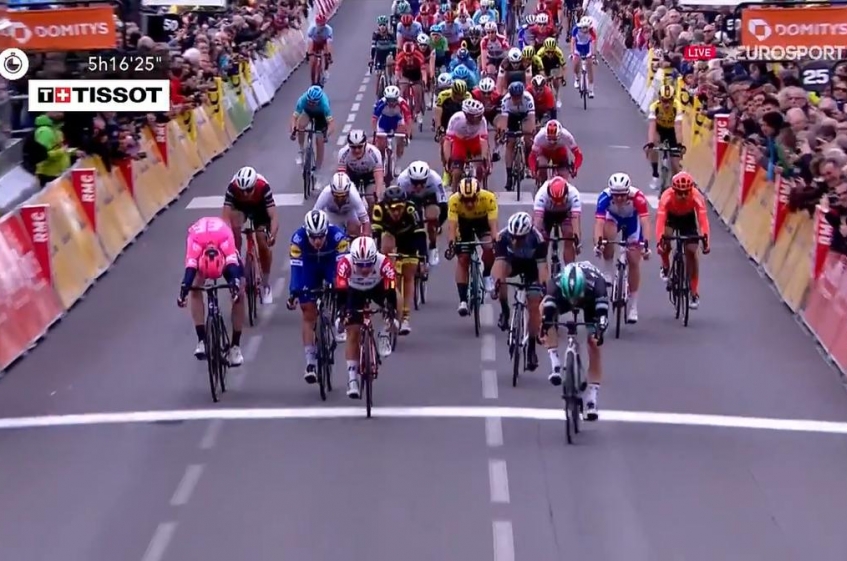 Paris-Nice (2.UWT) - 3ème étape - Victoire de Sam Bennett (résultats complets)