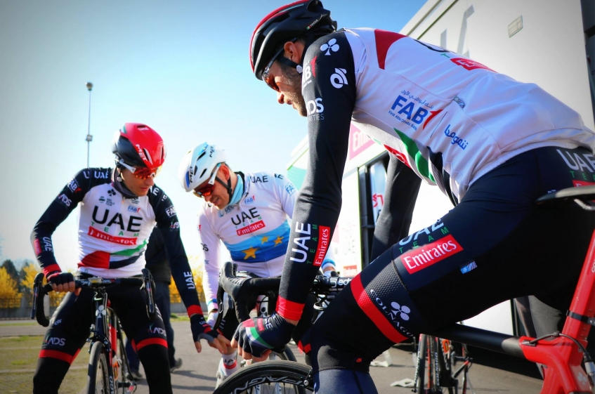 Equipement : UAE Team Emirates dévoile son maillot 2020
