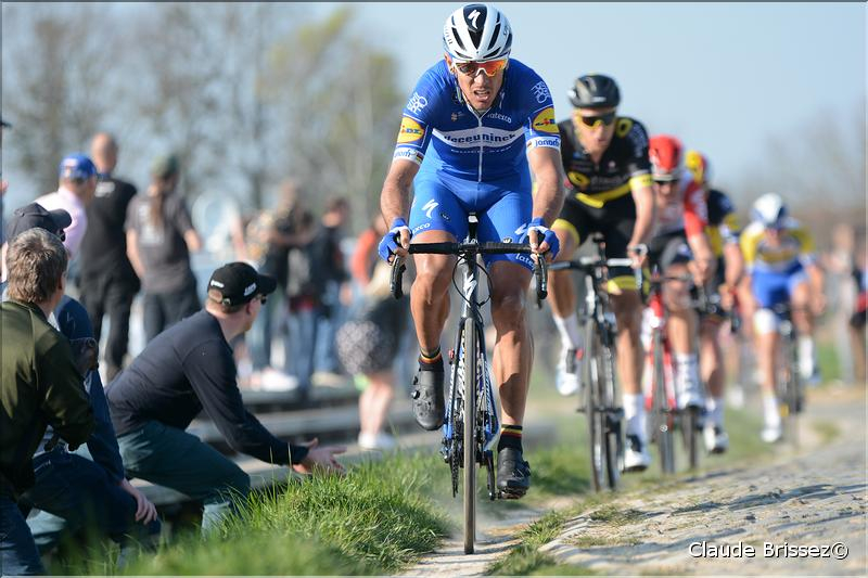 Equipement : Philippe Gilbert présente son nouveau maillot