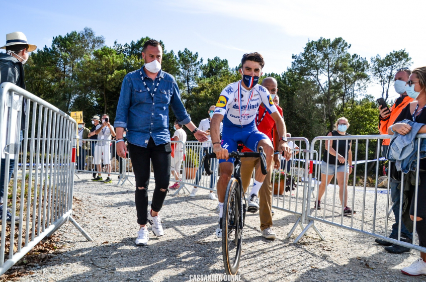 Julian Alaphilippe pénalisé perd son maillot jaune !