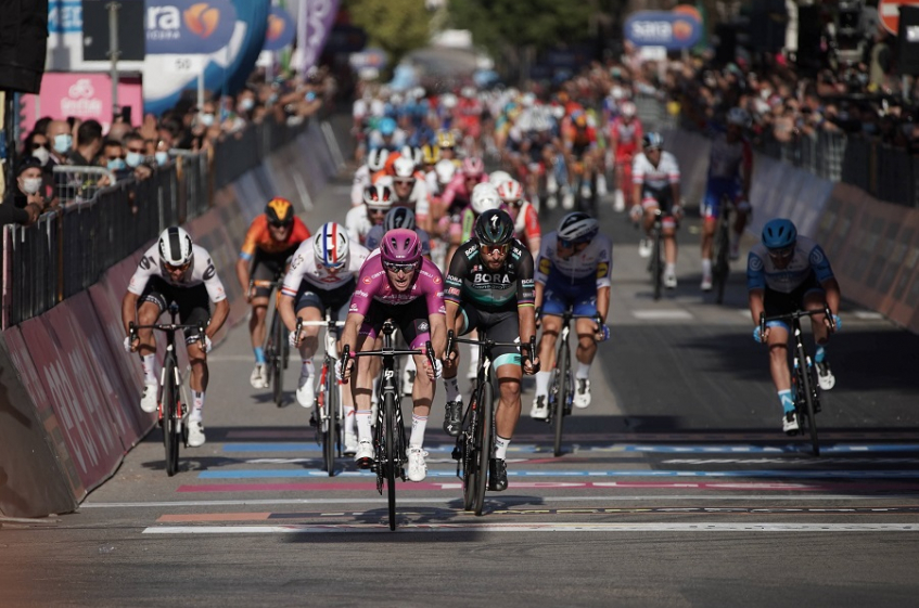 Tour d'Italie : Arnaud Démare "C'est extraordinaire"
