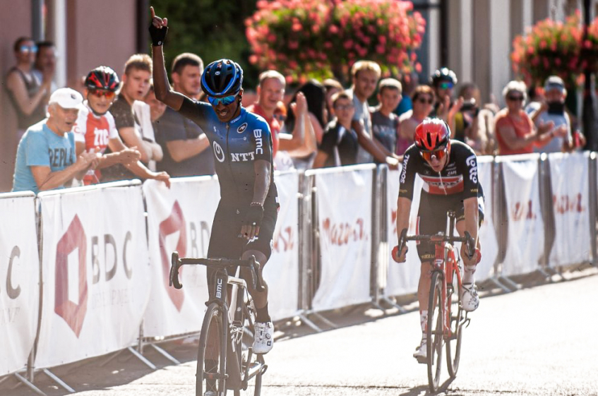 Mercato : Natnael Tesfatsion rejoint Androni Sidermec