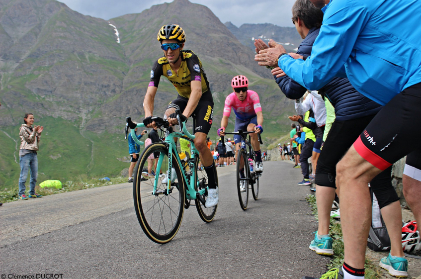 George Bennett au départ de la Gravel and Tar