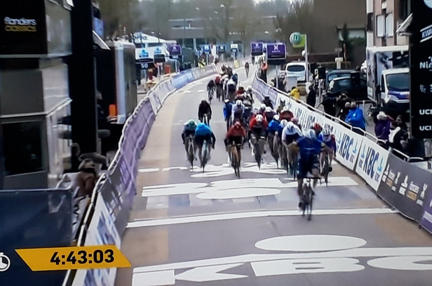 Omloop Het Nieuwsblad (1.UWT) - Victoire de Ballerini