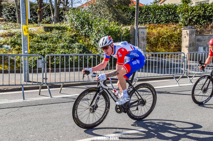 Infirmerie : fracture de main gauche pour Jake Stewart