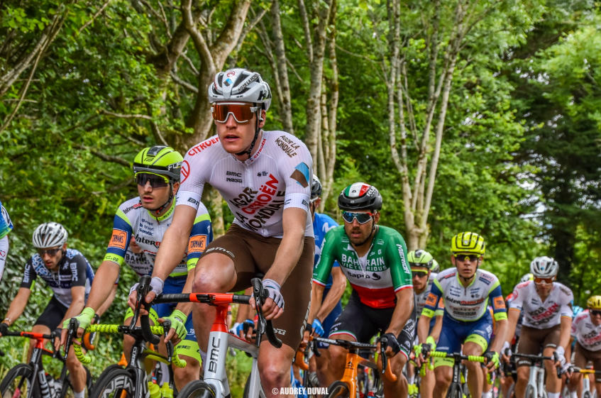 7 coureurs touchés par les chutes chez Ag2r lors de la 1ère étape du Tour de France