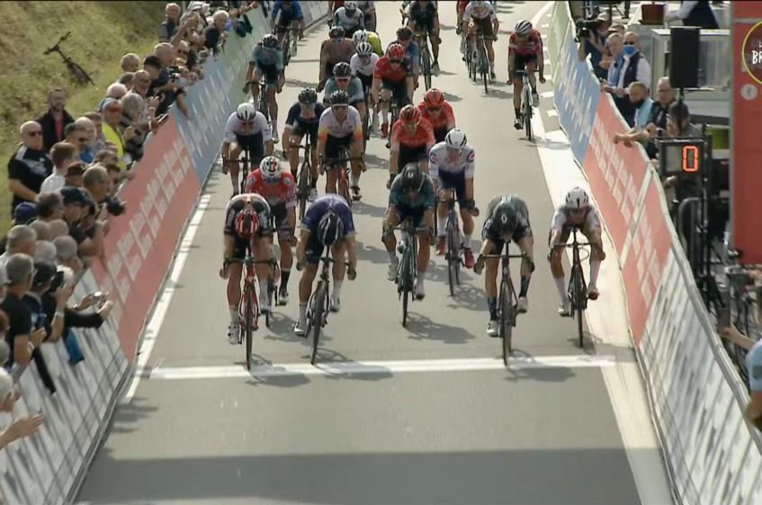 Tour de Bretagne (2.2) - 2ème étape - Leo Hayter s'impose