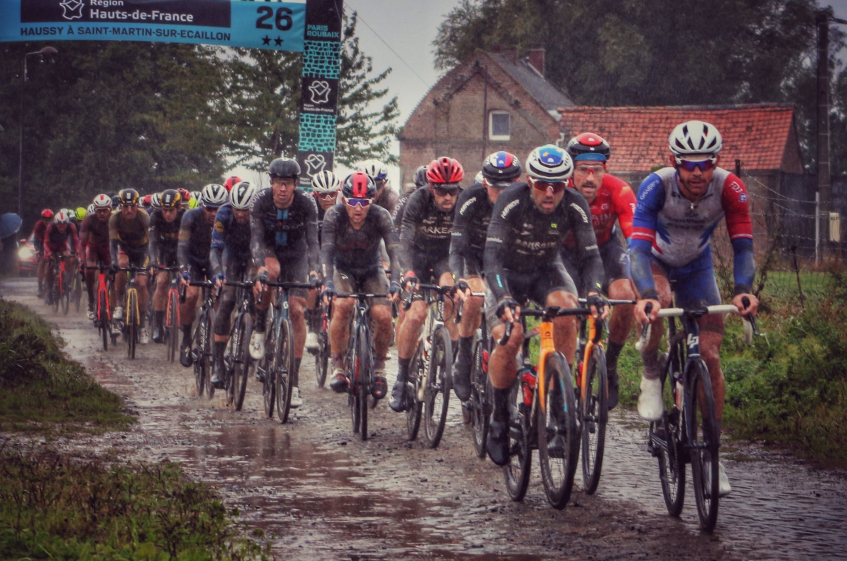 Paris-Roubaix : la vidéo du succès de Colbrelli