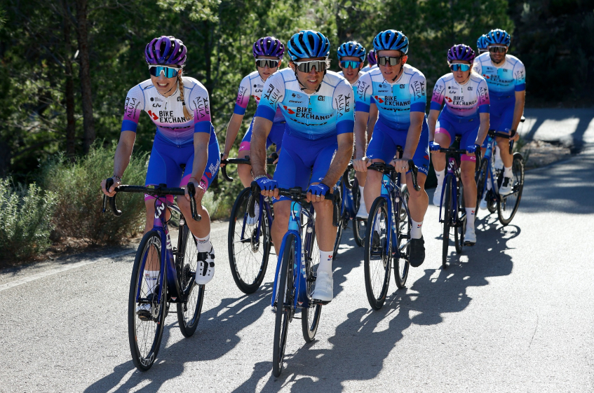 Team Bike Exchange dévoile son maillot pour la saison 2022