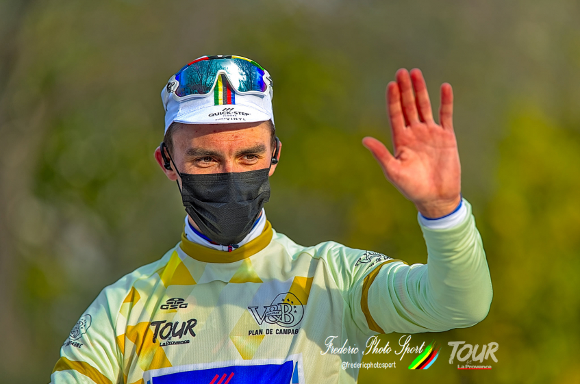 Strade Bianche : Quick Step Alpha Vinyl avec Alaphilippe