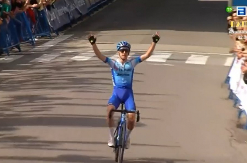 Vuelta a Asturias (2.1) - 1ère étape - Simon Yates s'impose