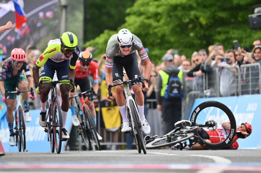 Tour d'Italie (2.UWT) - 1ère étape - Victoire de Van der Poel
