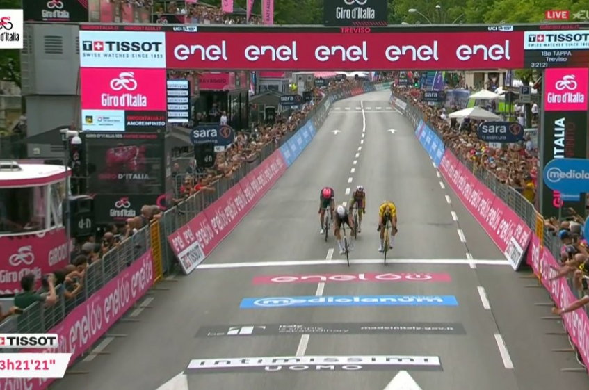 Tour d'Italie (2.UWT) - 18ème étape - Victoire de Dries De Bondt