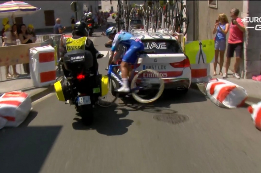 La moto qui a provoqué la chute de Jack Bauer exclue jusqu'à la 20ème étape du Tour de France