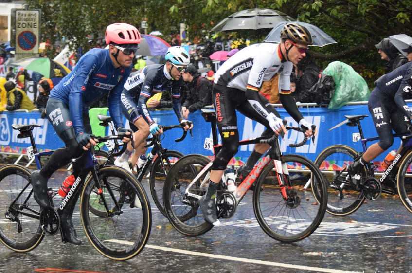 Tour d'Espagne : deux coureurs non-partants pour le Team DSM à cause du Covid