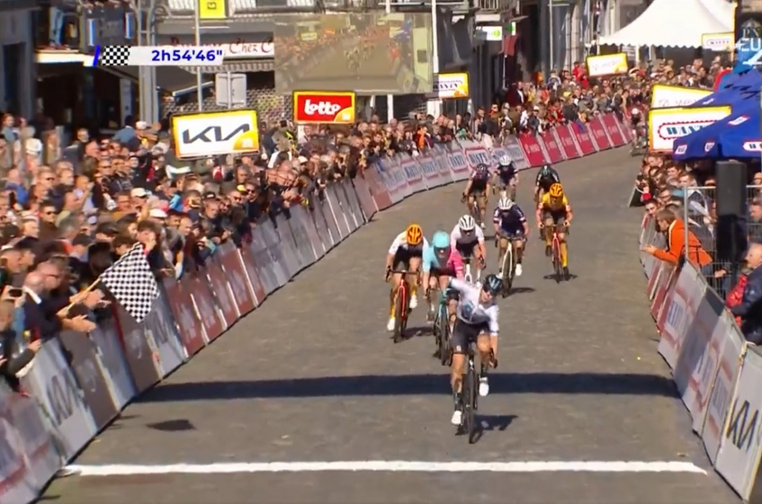 Binche-Chimay-Binche pour Dames (1.1) - Lorena Wiebes s'impose