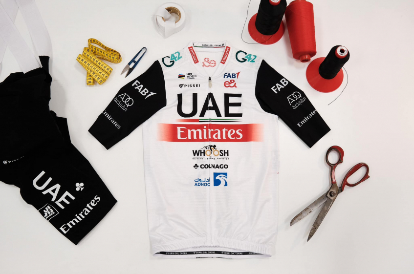 UAE Team Emirates dévoile son maillot pour la saison 2023