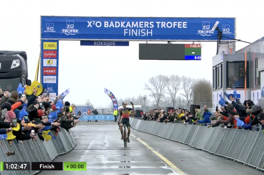 Cyclo-Cross - Coxyde - Van Aert ne fait qu'une bouchée de Van der Poel