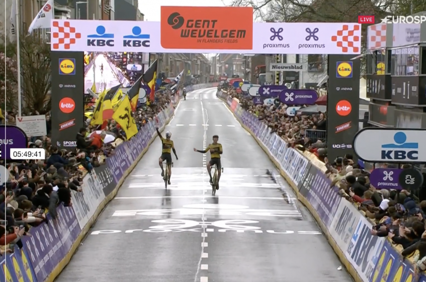 Gand-Wevelgem (1.UWT) - Van Aert offre la victoire à Laporte