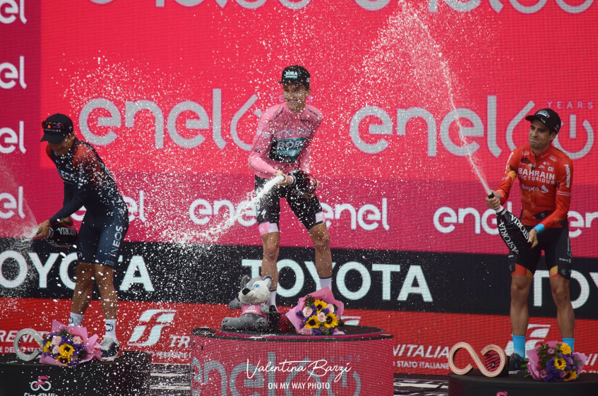 Velo-Club vous propose de suivre en direct les étapes du Giro grâce à First Cycling