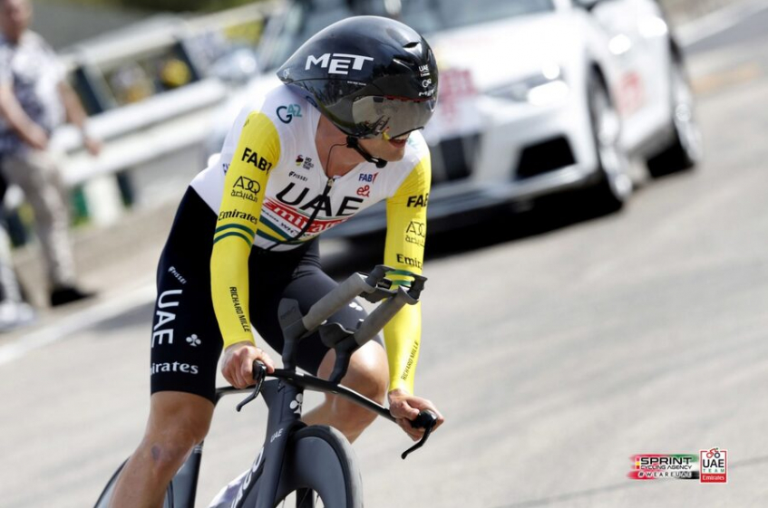 UAE Team Emirates annonce la prolongation du contrat de Jay Vine
