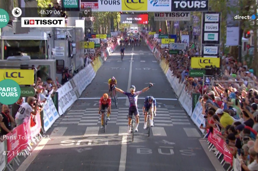 Paris-Tours (1.Pro) - Victoire de Riley Sheehan
