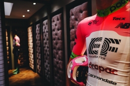 EF Education First dévoile son maillot pour la saison 2018