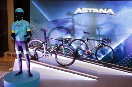 Equipement : Astana dévoile son maillot pour la saison 2018