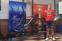 Equipement : Bahrain-Merida présente son maillot pour la saison 2018