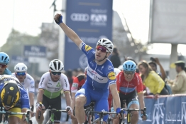 Dubai Tour (2.HC) - 2ème étape - Victoire de Viviani (complet)