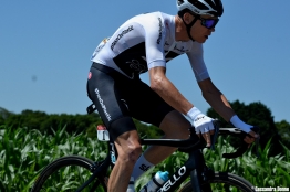 Chris Froome renversé par un policier après l'étape