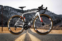 Equipement : Rally UHC présente son nouveau vélo