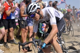 Infirmerie : fracture du fémur, du coude et des cotes pour Chris Froome