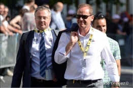 Le podium pour les personnalités du Tour de France