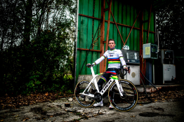 Trek dévoile le vélo de champion du monde de Mads Pedersen