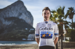 Cofidis présente le nouveau maillot de Viviani