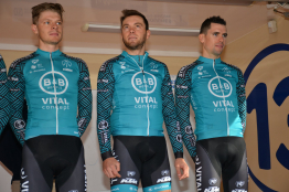 B&B Hôtels - Vital Concept et Circus Wanty Gobert au départ de Paris-Nice !