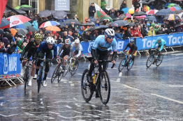 Remco Evenepoel escalade 50 fois le Mur de Grammont