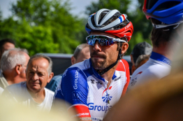 Infirmerie : traumatisme au genou pour Thibaut Pinot