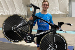 Magnus Sheffield bat le record du monde de poursuite juniors