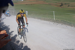 Tom Dumoulin met entre parenthèses sa carrière