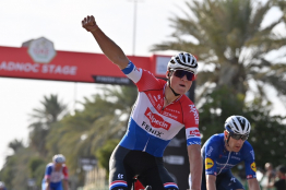UAE Tour : le final de la 1ère étape en vidéo