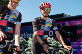 Tour d’Italie : EF dévoile son nouveau maillot