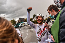 Tour du Finistère : Benoît Cosnefroy "J’en ai les larmes aux yeux"