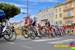 Tour de France : Chris Froome "Aider Michael Woods"