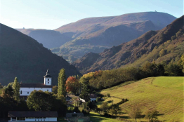 Une ascension mythique du Pays Basque : Artzamendi, le colosse qui regarde la mer
