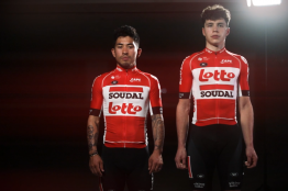Lotto-Soudal présente son maillot pour la saison 2022