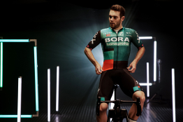 Bora-hansgrohe dévoile un nouveau maillot pour 2022